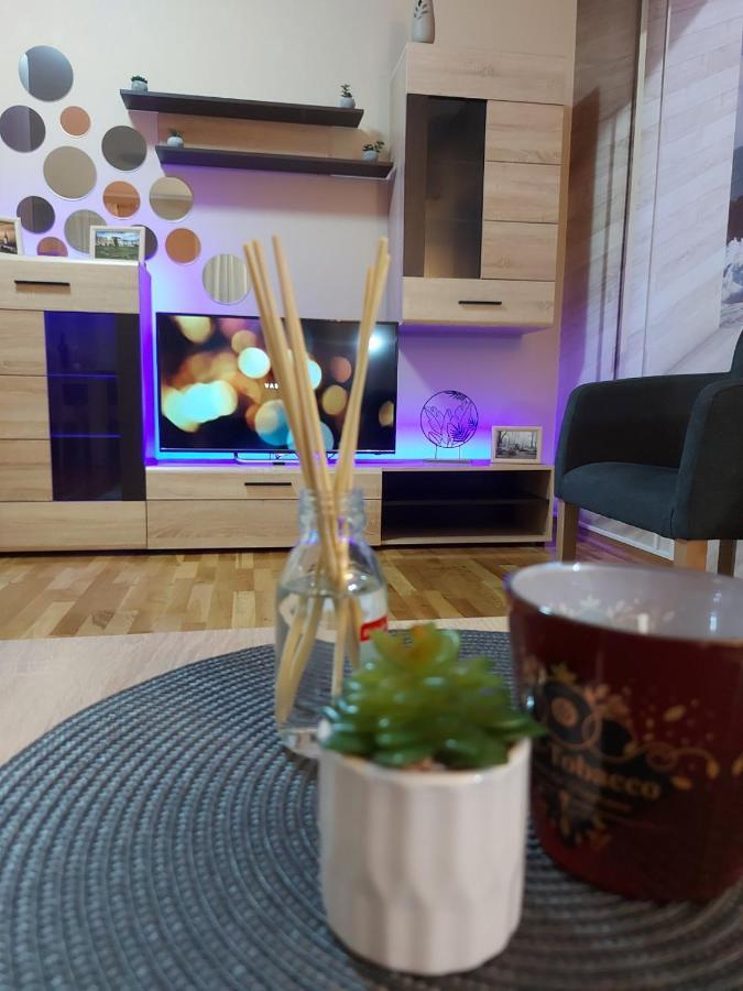 Apartman Espresso Sa Parkingom Σρέμσκα Μιτρόβιτσα Εξωτερικό φωτογραφία