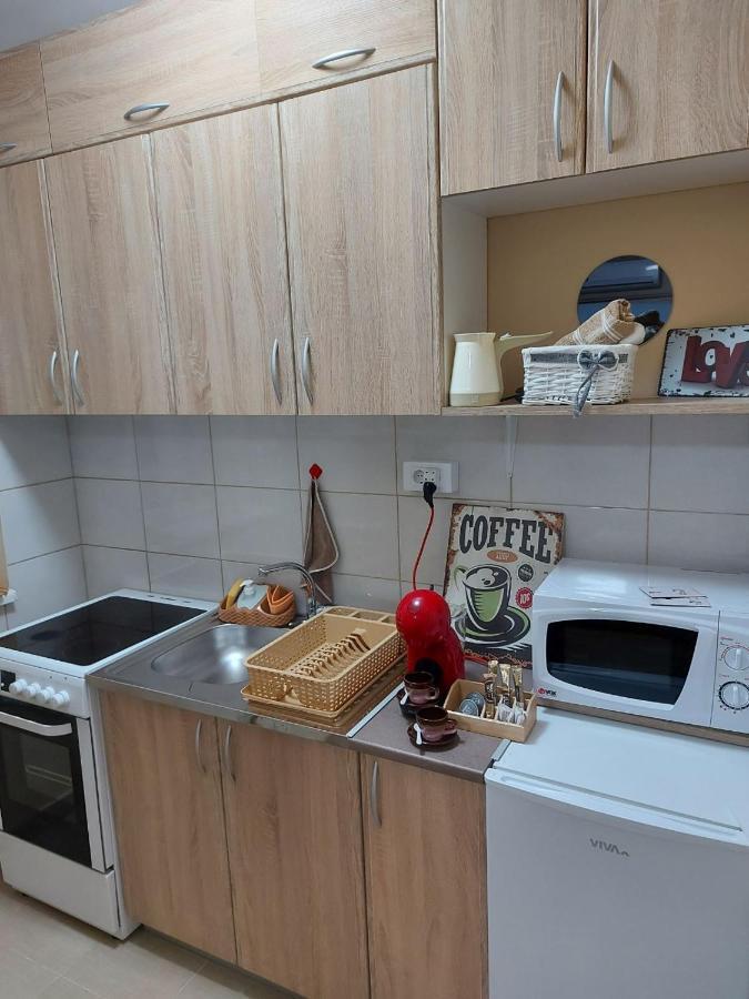 Apartman Espresso Sa Parkingom Σρέμσκα Μιτρόβιτσα Εξωτερικό φωτογραφία