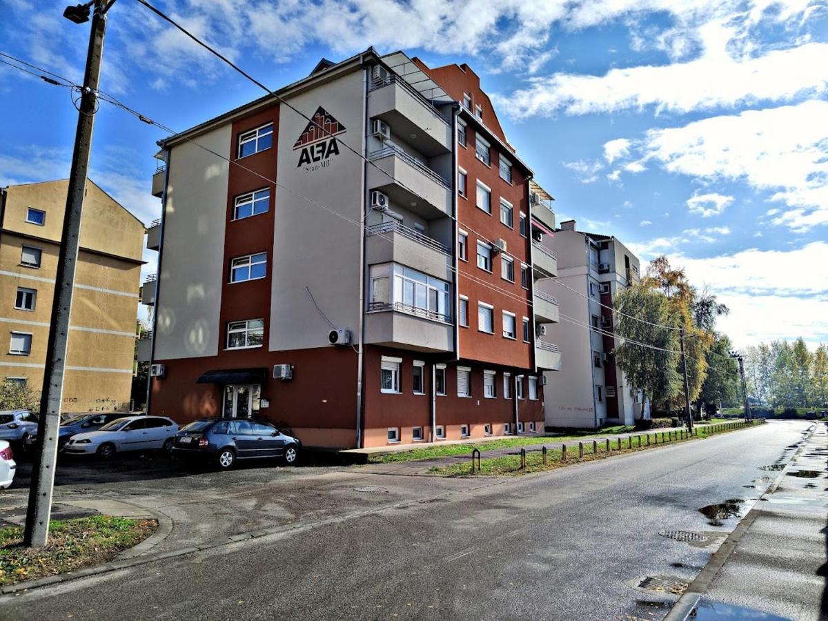 Apartman Espresso Sa Parkingom Σρέμσκα Μιτρόβιτσα Εξωτερικό φωτογραφία